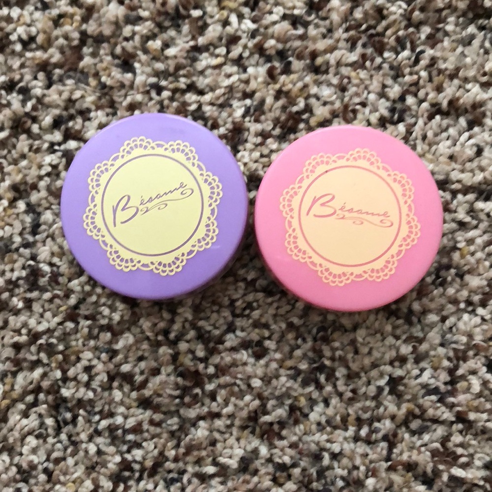 Bésame mini brightening powders